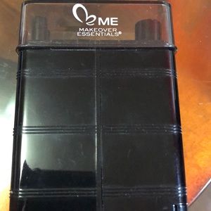 Travel makeup kit. (Petite)